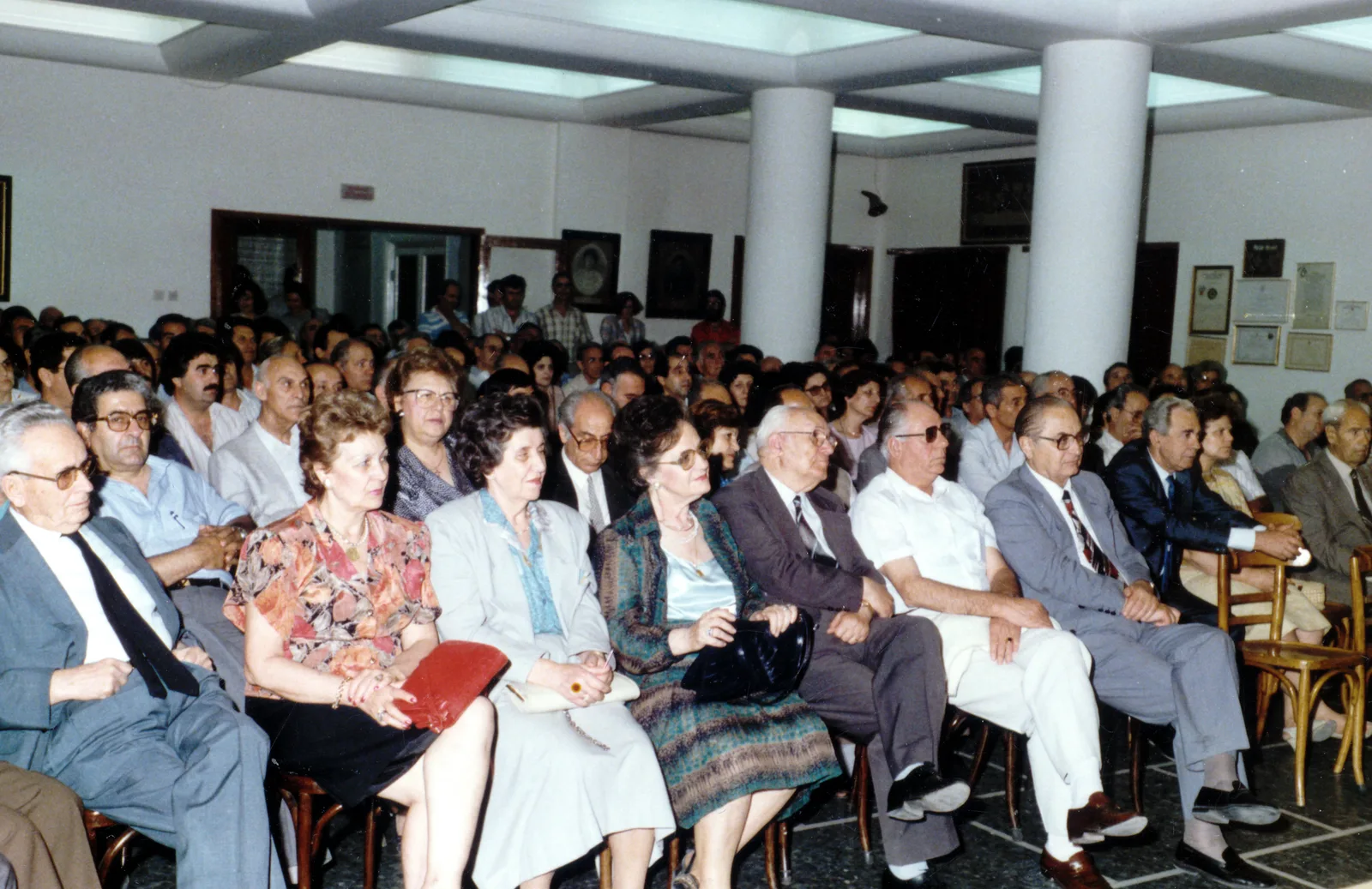 Ομιλία του Ιωάννη Κυριαφίνη σε αίθουσα της Θεσσαλονίκης